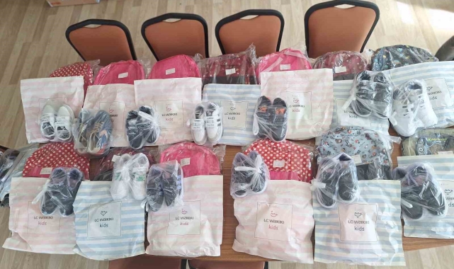 Miniklerden kardeş okullarına anlamlı destek