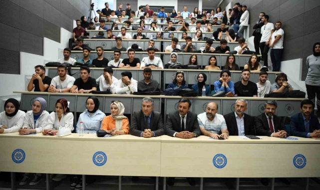MOTAŞ Genel Müdürü Mehmet Kayış üniversite öğrencileri ile buluştu