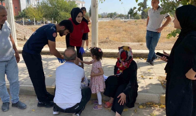 Motosiklet park halindeki motora çarptı: 3 yaralı