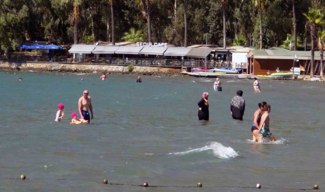 Muğla'da deniz, kum, güneş keyfi devam ediyor