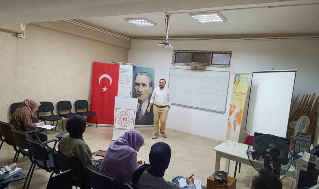 Muğla'da üniversiteli gençler Arapça derslerinde buluşuyor