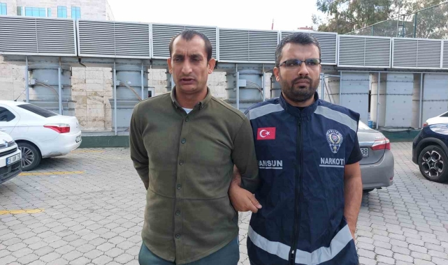 Muhtara 92 bin 400 adet uyuşturucu hap gözaltısı