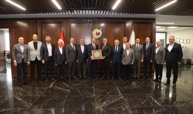 Murzioğlu: "Şehrimizde bir tuğla üzerine bir tane daha koyan herkese müteşekkiriz"