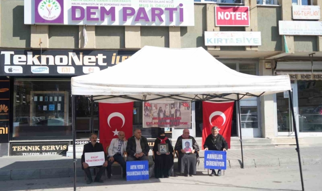 Muşlu ailelerin evlat nöbeti sürüyor