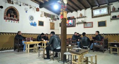 Muş'ta otantik çay ocaklarında sobalar kuruldu