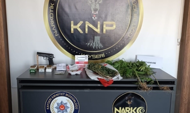 Narkotik polisinden torbacı operasyonu: 2 gözaltı
