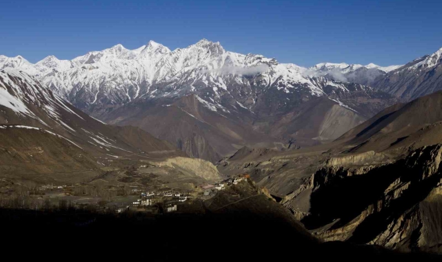 Nepal'de 5 Rus dağcı dünyanın en yüksek 7'inci dağından düşerek öldü