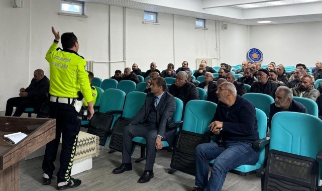 Okul servis araç şoförlerine yönelik bilgilendirme toplantısı düzenlendi