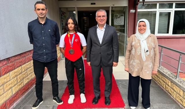 Ordu'da imam hatip lisesi öğrencisi, bilek güreşinde dünya 3'üncüsü oldu