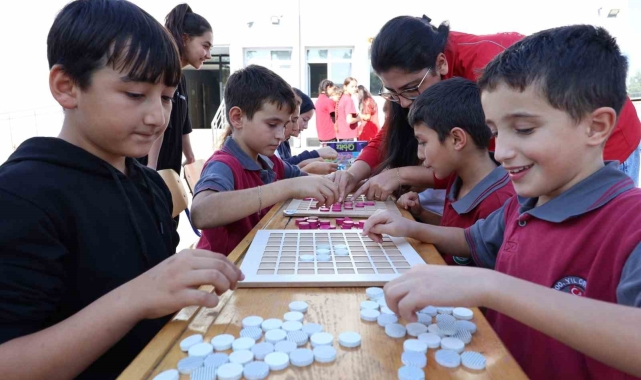 Ortaokul öğrencileri gönüllerince eğlendi