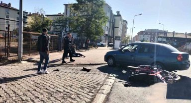 Otomobil ile motosiklet çarpıştı: 1 yaralı