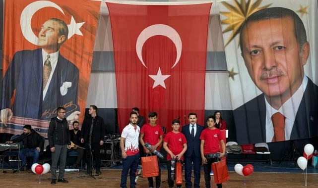 Özalp'ta Cumhuriyet Bayramı coşkuyla kutlandı