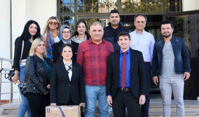 Özhan Gönüllüleri kitap bağışına devam ediyor