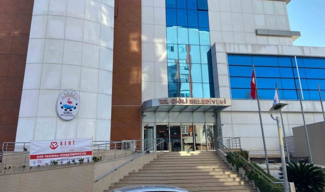 PKK'lı kadın teröristin ağabeyi Çiğli Belediyesinde güvenlik amirliği yapmış