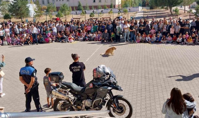 Polis 2 bin 843 vatandaşı bilgilendirdi