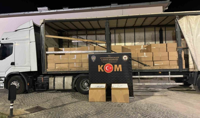 Polis 3 milyon 600 bin adet doldurulmuş makaron ele geçirdi