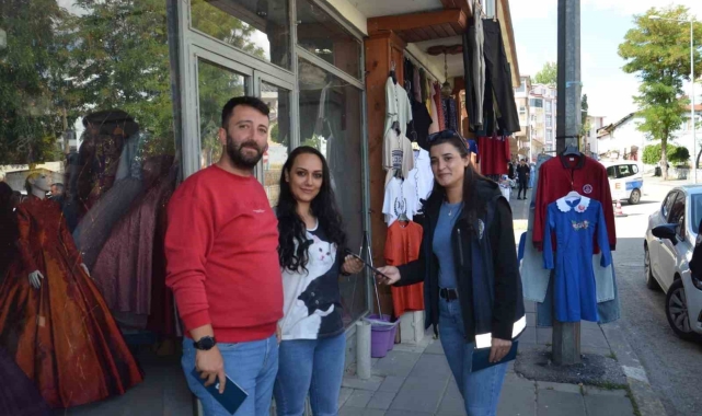 Polisten vatandaşa kadına şiddet bilgilendirmesi