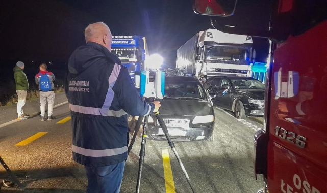 Polonya'da 21 araç birbirine girdi: 4 ölü, 15 yaralı