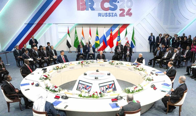 Putin: "BRICS ülkeleri dünyanın geleceği için sözde değil, fiilen sorumluluk üstleniyor"