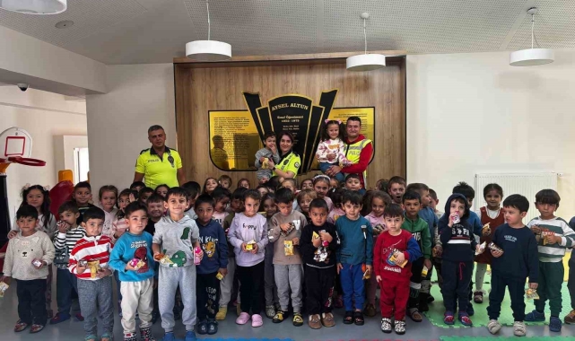 Refahiye'de çocuklara trafik eğitimi verildi
