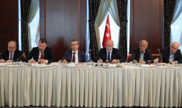 Rektör Kırışık yeni anayasa çalıştayına katıldı
