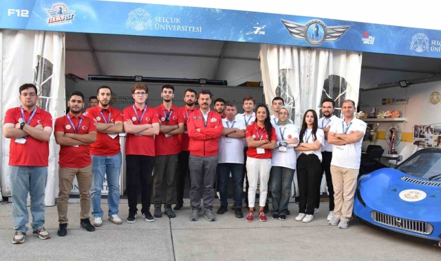 Rektör Yılmaz, TEKNOFEST Adana'da öğrencilerle buluştu