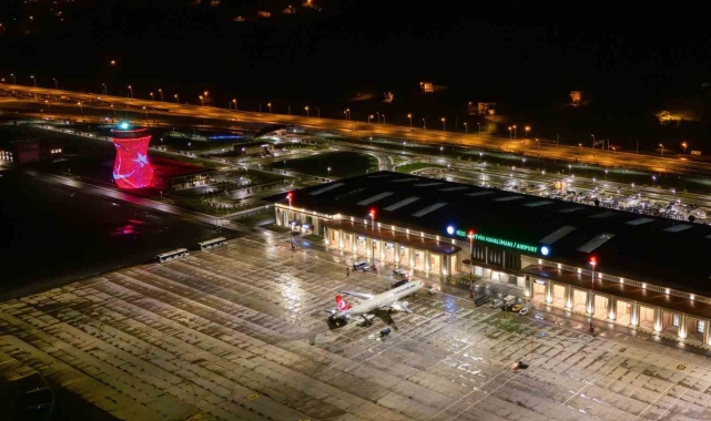 Rize-Artvin Havalimanı'na yeni pist aydınlatma sistemi