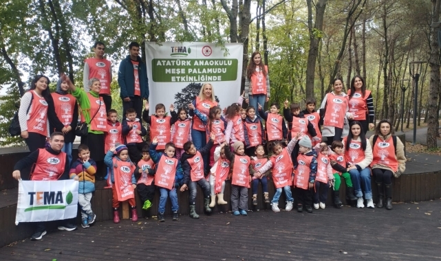 Samsun'da TEMA gönüllüleri anaokulu öğrencileriyle meşe palamudu dikti