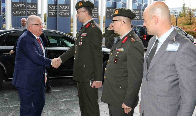 Savunma Bakanı Güler, NATO Karargahı'nda
