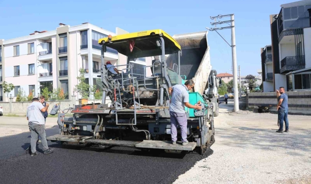 Serdivan'da Arabacıalanı'na sıcak asfalt
