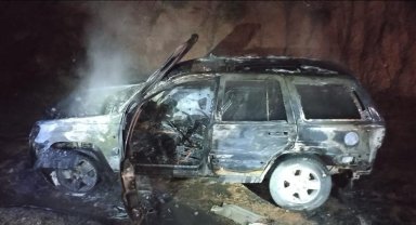 Seyir halindeki cip alevlere teslim oldu