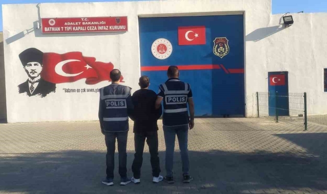 Siirt'te banyo duvarına saklanan firari şahıs yakalandı