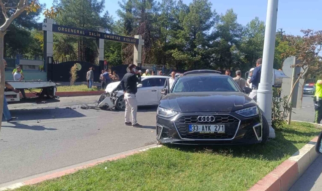 Siirt'te iki otomobil çarpıştı: 4 yaralı