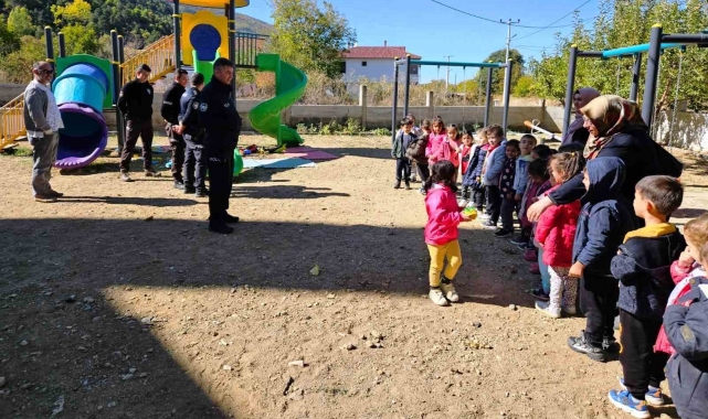 Simav'da miniklere polislik mesleği tanıtıldı