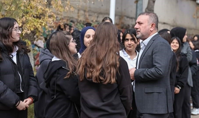 Sincanlı gençlerden Başkan Ercan'a sevgi seli