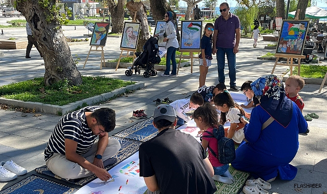 Sinoplu çocuklar Filistinli çocuklar için çizdi