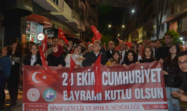 Sinop'ta fener alayı
