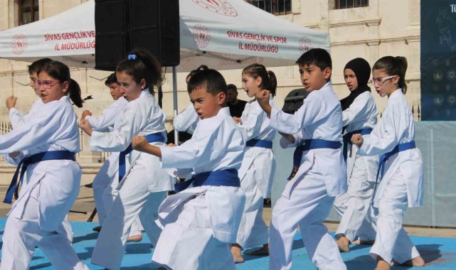 Sivas'ta Amatör Spor Haftası renkli etkinliklerle başladı