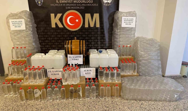 Sivas'ta içki yapımında kullanılan 215.5 litre kaçak sahte alkol ele geçirildi