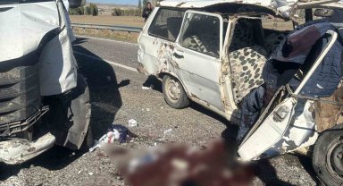 Sivas'ta trafik kazası karı kocayı birbirinden ayırdı