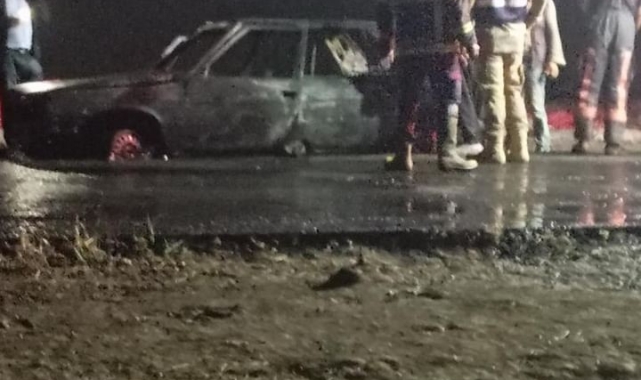 Siverek'te seyir halindeki otomobil yandı