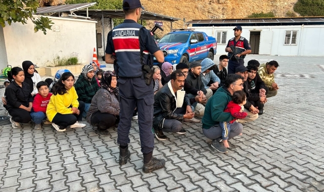 Sulama kanalına gizlenen 31 düzensiz göçmen yakalandı