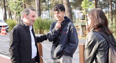 Sultanbeyli Belediyesi'nden üniversiteyi kazanan öğrencilere 10 bin TL başarı ödülü