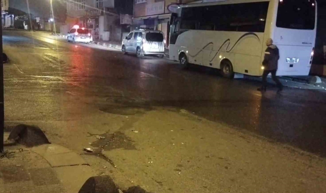 Sultanbeyli'de silahlı bıçaklı 'laf atma' kavgası: 2 yaralı