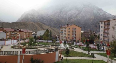 Sümbül Dağı beyaz gelinliğini giydi