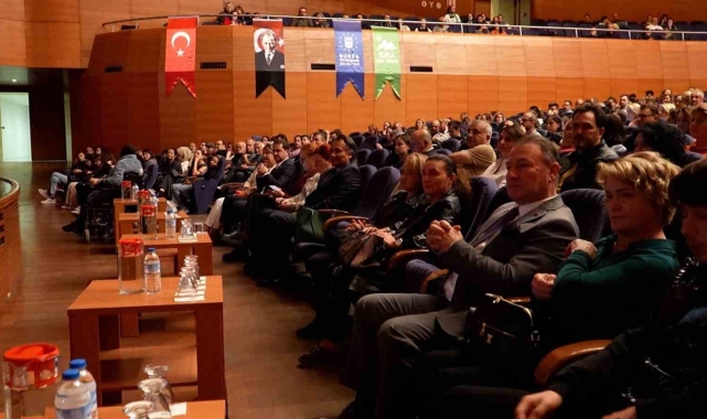 Sunay Akın, 'Cumhuriyet'e Giden Yol'da Bursalılar ile buluştu