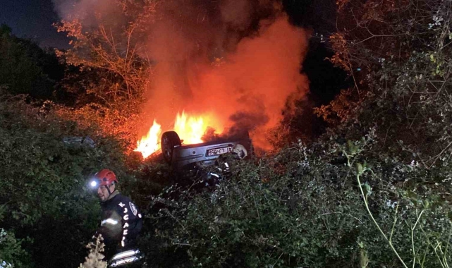 Takla atan otomobil alev alev yandı, pencereden çıkarak kurtuldular