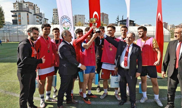 Talas'ın Cumhuriyet Kupası'nda şampiyon belli oldu
