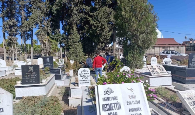 Tarsus'ta bir kişi mezar başında hayatını kaybetti