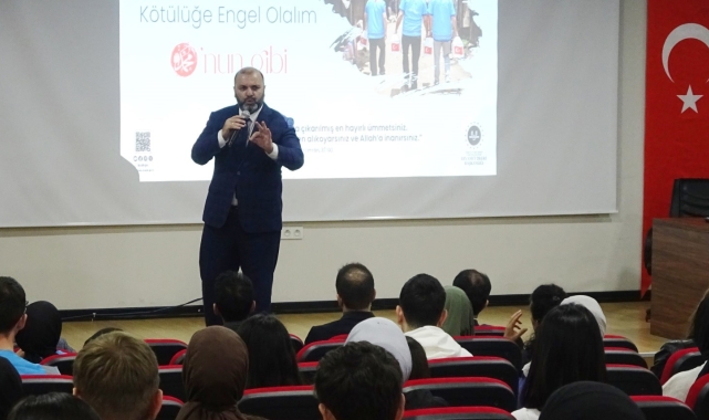 Tavşanlı'da "Peygamberimiz ve Karakter İnşası" konulu konferans